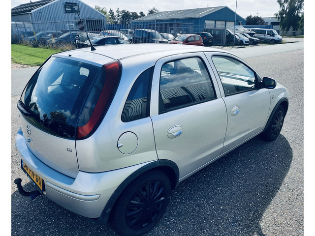 Foto 3 van Opel Corsa 1.2-16V Maxx