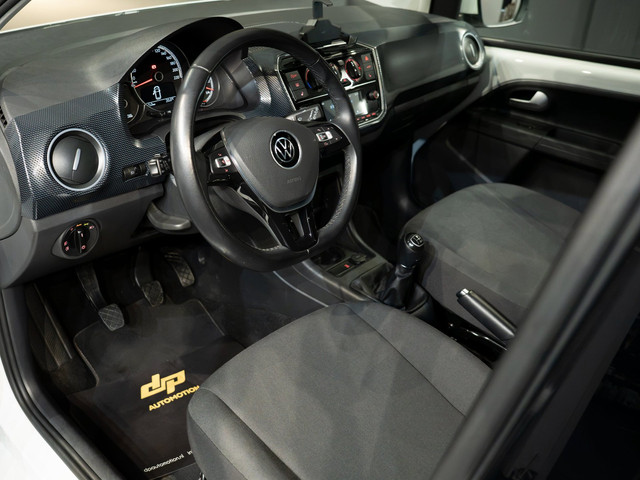 Foto 3 van Volkswagen UP! 1.0 1e Eig/Cam/Stoelverwarming/Cruise/Lane Assist/Parkeersensoren