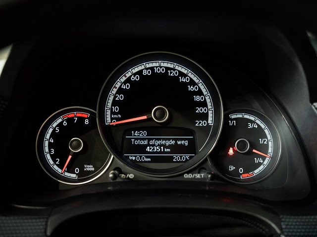 Foto 4 van Volkswagen UP! 1.0 1e Eig/Cam/Stoelverwarming/Cruise/Lane Assist/Parkeersensoren