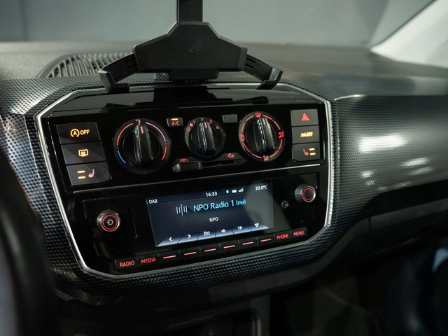 Foto 5 van Volkswagen UP! 1.0 1e Eig/Cam/Stoelverwarming/Cruise/Lane Assist/Parkeersensoren