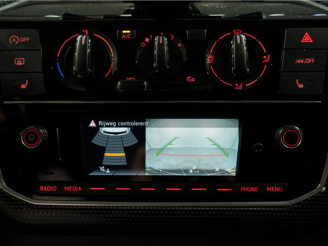 Foto 6 van Volkswagen UP! 1.0 1e Eig/Cam/Stoelverwarming/Cruise/Lane Assist/Parkeersensoren