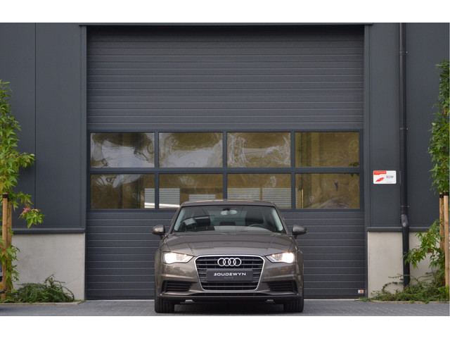 Foto 3 van Audi A3 Limousine 1.4 TFSI CoD Ambition Pro Line Plus Automaat | Stoelverwarming | Trekhaak | Cruise