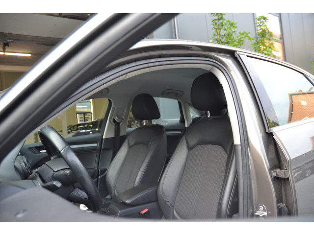 Foto 6 van Audi A3 Limousine 1.4 TFSI CoD Ambition Pro Line Plus Automaat | Stoelverwarming | Trekhaak | Cruise