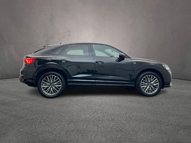 Foto 6 van Audi Q3 Sportback 45 TFSI e S Edition | Adaptieve Cruise Control | Trekhaak | Camera | Privacy Glas
