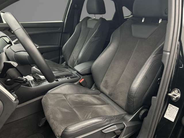 Foto 3 van Audi Q3 Sportback 45 TFSI e S Edition | Adaptieve Cruise Control | Trekhaak | Camera | Privacy Glas