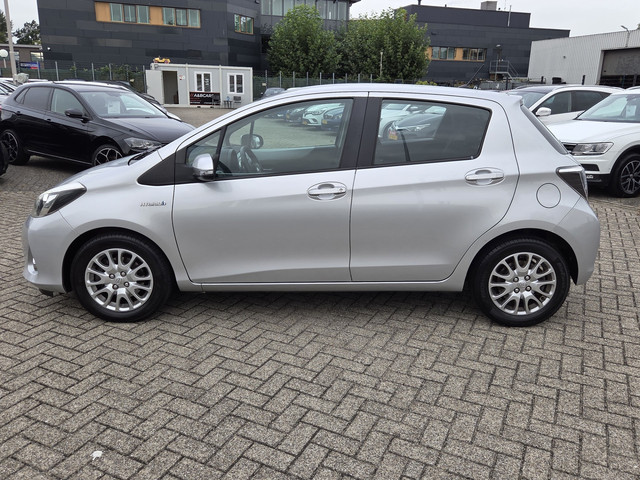 Foto 5 van Toyota Yaris 1.5 Full Hybrid /CAMERA/CRUIS CONT/ DEALER ONDERHOUD