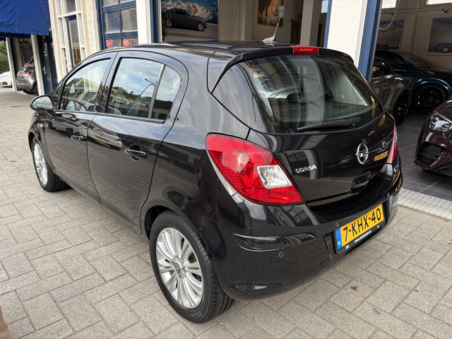 Foto 9 van Opel Corsa 1.4-16V Cosmo 1E EIG/NAP/DEALER OND/NAVI/CLIMA/5 DRS