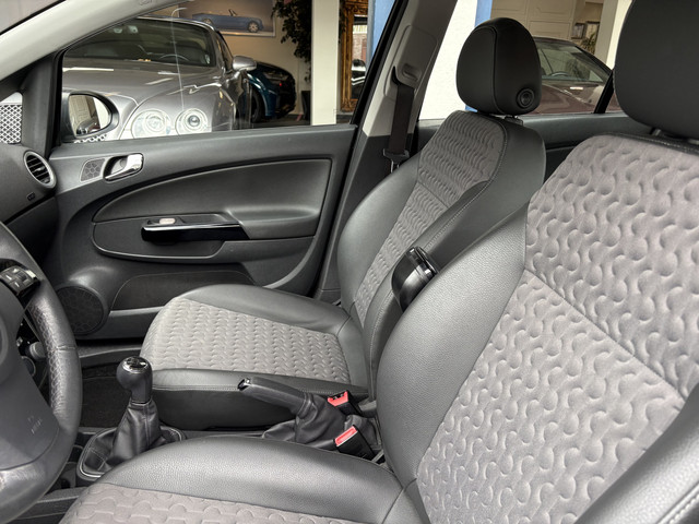 Foto 2 van Opel Corsa 1.4-16V Cosmo 1E EIG/NAP/DEALER OND/NAVI/CLIMA/5 DRS