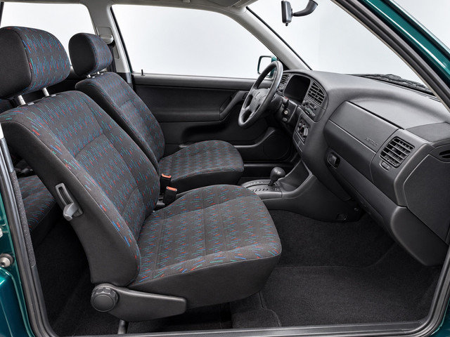 Foto 2 van Volkswagen GOLF 1.8 CL |1e eigenaar en 1e lak, uitzonderlijk mooi