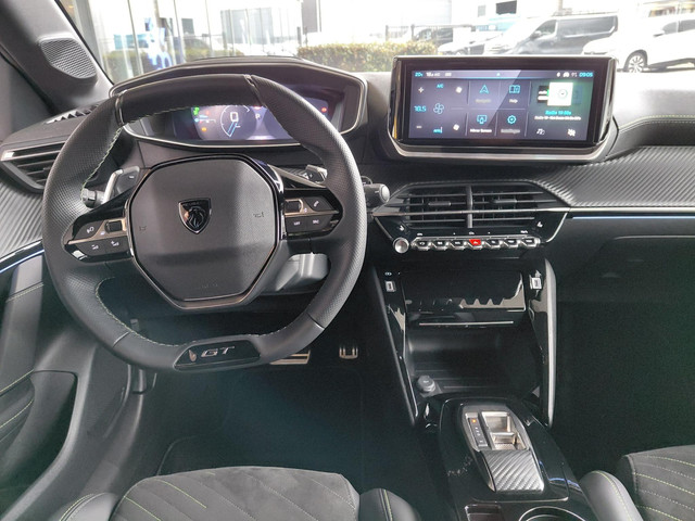 Foto 2 van Peugeot 208 1.2 Hybrid 145 e-DCS6 GT | CLIMATE | CARPLAY | ELEKTRISCHE STOELVERSTELLING