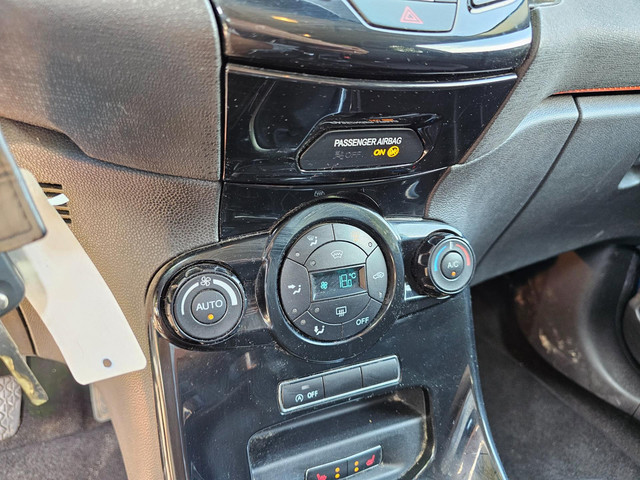 Foto 4 van Ford Fiesta 1.0 EcoBoost Titanium 5-deurs AIRCO/cruise