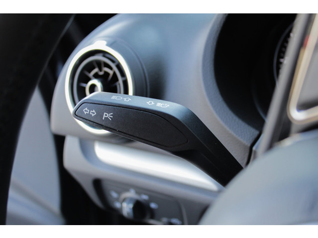 Foto 10 van Audi A3 Sportback 30 TFSI Sport Lease Edition - automaat - xenon - cruise