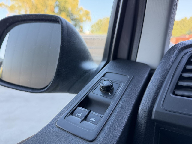 Foto 5 van Volkswagen Transporter 2.0 TDI Comfortline l Trekhaak l Bearlock l Cruisecontrol