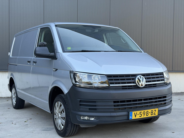 Foto 2 van Volkswagen Transporter 2.0 TDI Comfortline l Trekhaak l Bearlock l Cruisecontrol