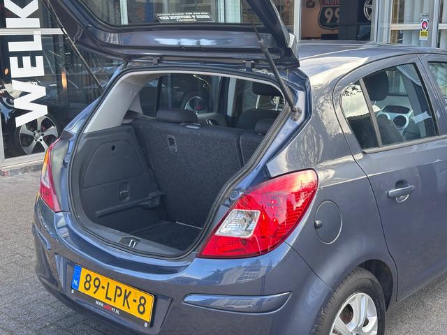 Foto 5 van Opel Corsa 1.2-16V Edition AIRCO / ELEKT RAMEN / 5DRS