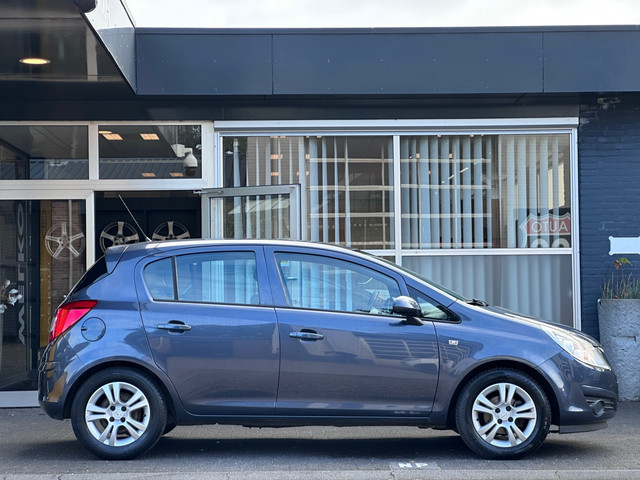 Foto 8 van Opel Corsa 1.2-16V Edition AIRCO / ELEKT RAMEN / 5DRS