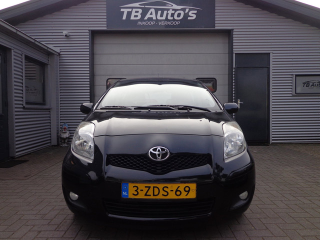 Foto 3 van Toyota Yaris 1.3 VVTi Aspiration 5-DRS AIRCO / APK 16-09-2027 !
