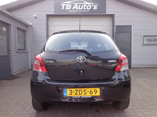 Foto 5 van Toyota Yaris 1.3 VVTi Aspiration 5-DRS AIRCO / APK 16-09-2027 !