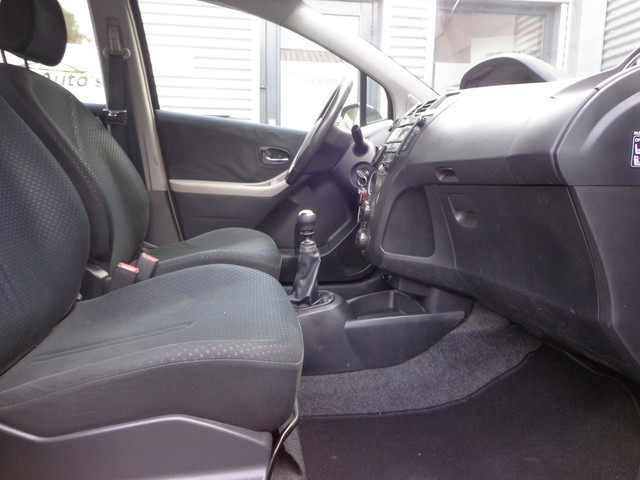 Toyota Yaris 1.3 VVTi Aspiration 5-DRS AIRCO / APK 16-09-2027 !