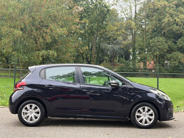 Foto 10 van Peugeot 208 1.6 BlueHDi Active /Navi/Airco/
