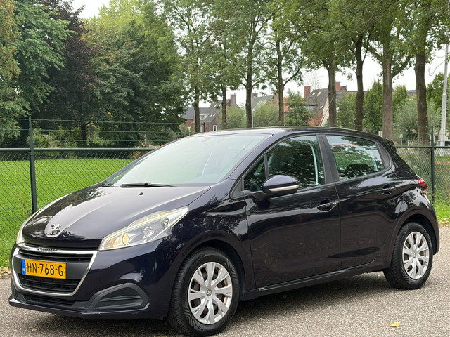 Foto 5 van Peugeot 208 1.6 BlueHDi Active /Navi/Airco/