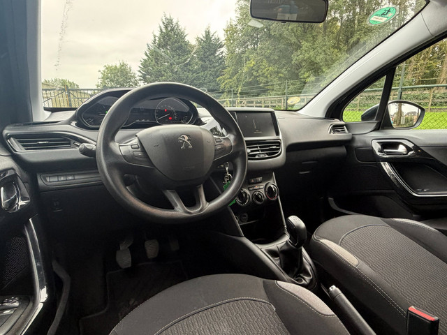 Foto 4 van Peugeot 208 1.6 BlueHDi Active /Navi/Airco/