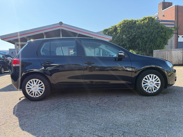Foto 2 van Volkswagen Golf 1.2TSI,77kw/105pk,Trendline,AC,5-DRS