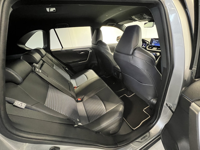Foto 9 van Toyota RAV4 2.5 Hybrid Executive | Navigatie | LM Velgen 18" | Voorstoelen Verwarmd | PDC Voor en Ac