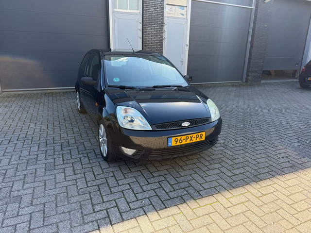 Foto 3 van Ford Fiesta 1.6-16V Futura