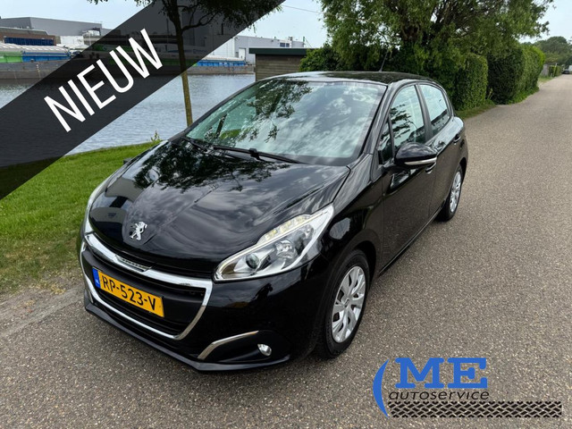 Foto 2 van Peugeot 208 - 1.2 PureTech Blue Lion|Airco|5drs|navi