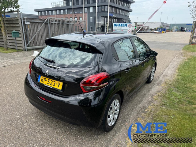 Foto 4 van Peugeot 208 - 1.2 PureTech Blue Lion|Airco|5drs|navi