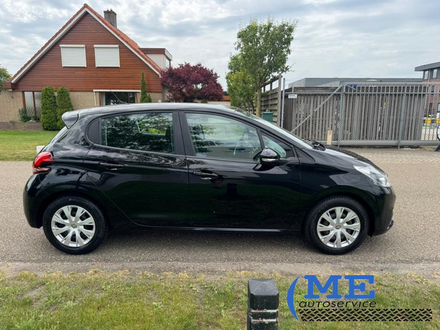 Foto 6 van Peugeot 208 - 1.2 PureTech Blue Lion|Airco|5drs|navi