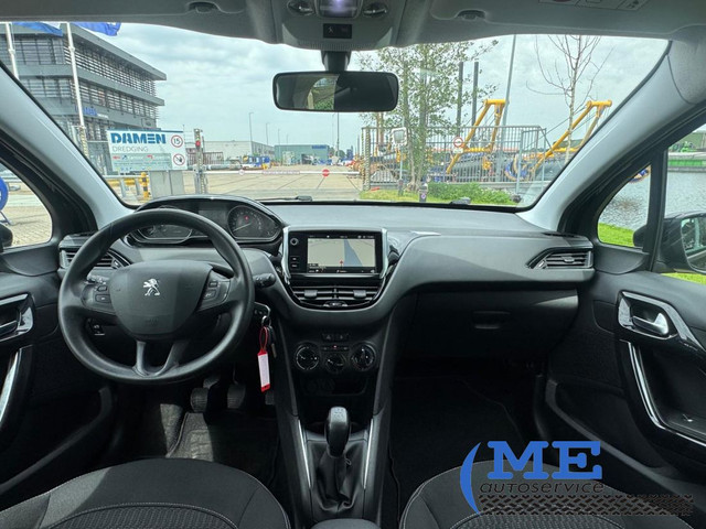 Foto 9 van Peugeot 208 - 1.2 PureTech Blue Lion|Airco|5drs|navi