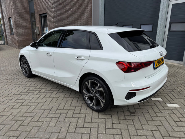 Foto 2 van Audi A3 Sportback 35 TFSI Business edition, LED, PDC, Navi, 1e eig, BTW etc.