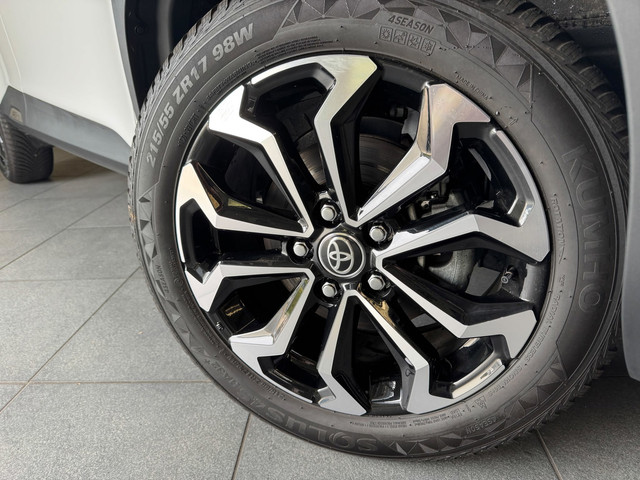 Foto 9 van Toyota Yaris Cross 1.5 Hybrid 130 Dynamic / Winterpack / Metallic Wit