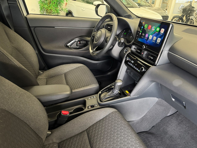Foto 4 van Toyota Yaris Cross 1.5 Hybrid 130 Dynamic / Winterpack / Metallic Wit