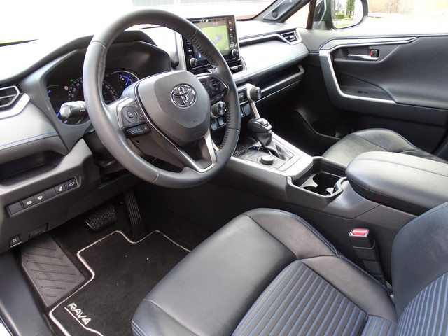 Foto 6 van Toyota RAV4 2.5 Hybrid AWD Bi-Tone|Trekhaak|Camera|JBL|1650KG Trekken