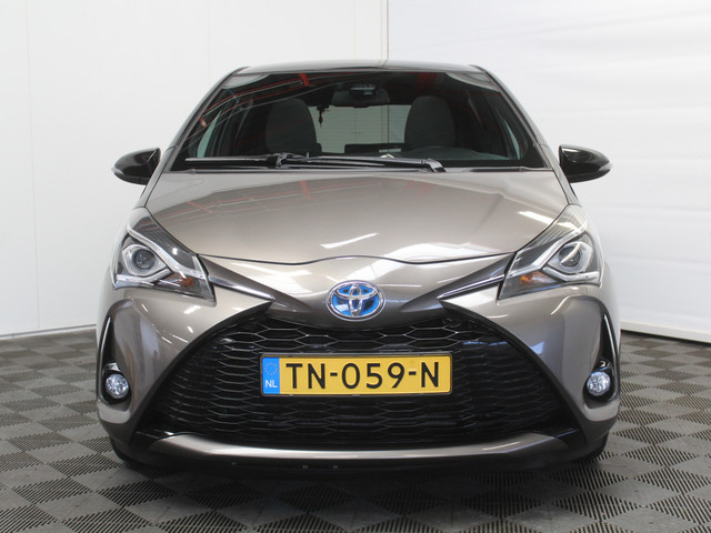 Foto 4 van Toyota Yaris 1.5 Hybrid Bi-Tone Plus CLIMATE | LMV16 | AFNBTREKHAAK | CRUISE | LED | NAVI | CAMERA |