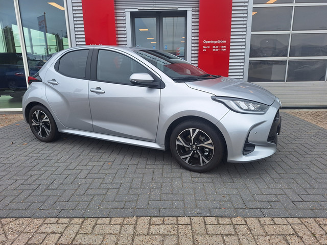 Foto 2 van Toyota Yaris 1.5 Hybrid 115 Dynamic met Comfort Pack
