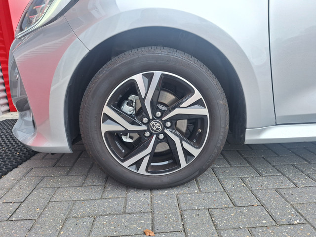 Foto 10 van Toyota Yaris 1.5 Hybrid 115 Dynamic met Comfort Pack
