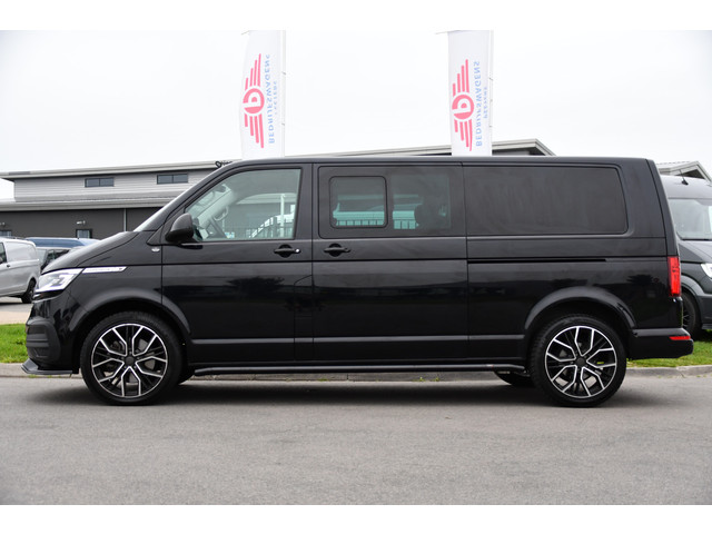 Foto 2 van Volkswagen Transporter 2.0 TDI L2H1 32 DC Caravelle Virtual, Adaptieve Cruise, Carplay, LED, 204pk,