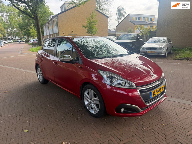 Foto 10 van Peugeot 208 Tweede eigenaar / Airco / Parkeersensoren achter / Navigatie