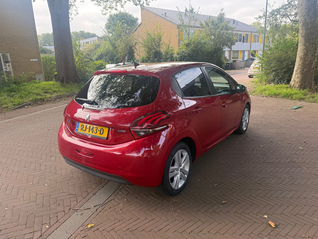 Foto 9 van Peugeot 208 Tweede eigenaar / Airco / Parkeersensoren achter / Navigatie