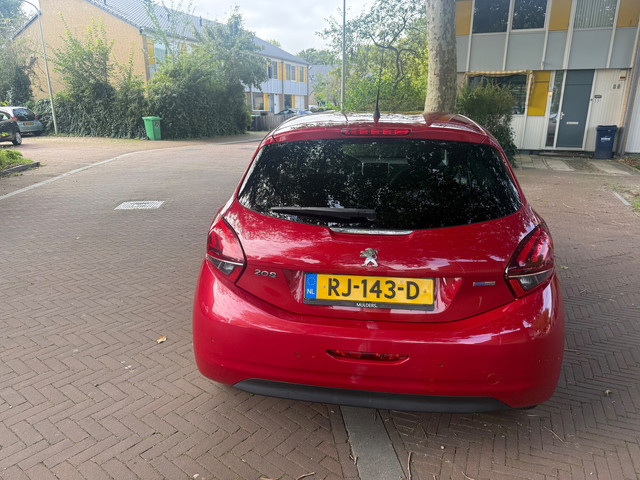 Foto 8 van Peugeot 208 Tweede eigenaar / Airco / Parkeersensoren achter / Navigatie