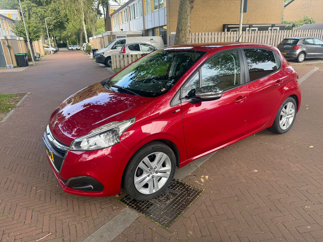 Foto 4 van Peugeot 208 Tweede eigenaar / Airco / Parkeersensoren achter / Navigatie