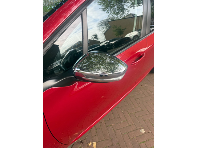 Foto 2 van Peugeot 208 Tweede eigenaar / Airco / Parkeersensoren achter / Navigatie