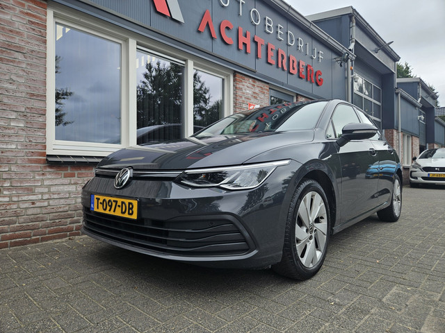 Foto 4 van Volkswagen Golf 1.0 TSI Life Business Lesauto! Trekhaak! Nette Staat! Carplay! Navigatie! LED!