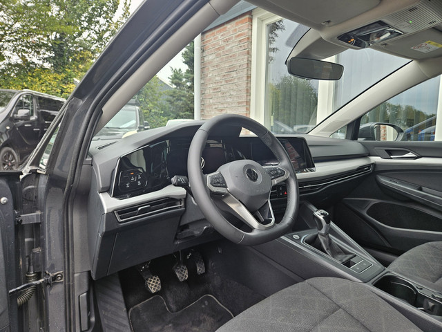 Foto 10 van Volkswagen Golf 1.0 TSI Life Business Lesauto! Trekhaak! Nette Staat! Carplay! Navigatie! LED!
