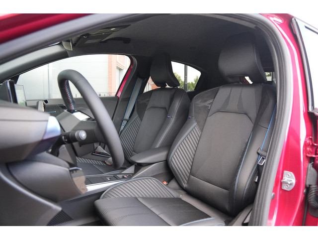 Foto 10 van Renault Clio 1.8 Hybrid 160pk esprit Alpine - 360 camera - ACC - Navi - Stoel-stuurverwarming - Came