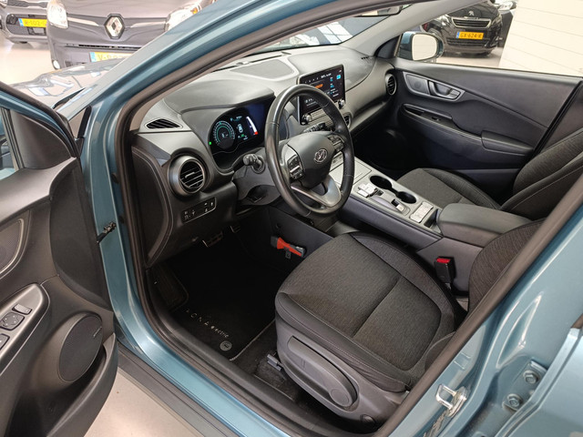 Foto 9 van Hyundai Kona EV Comfort 64 kWh Navigatie / Airco automatisch |SOH 98.7% | 3 fase | Parkeersensoren